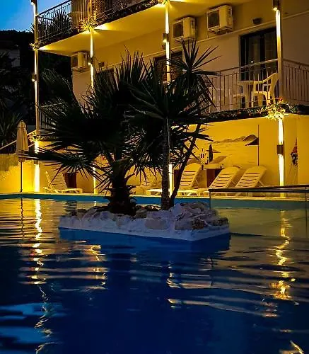 Aragorn Hotel